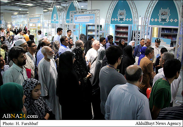 تشرف ۳۰۰ نفر از پزشکان حاضر در کنگره به حرم مطهر رضوی